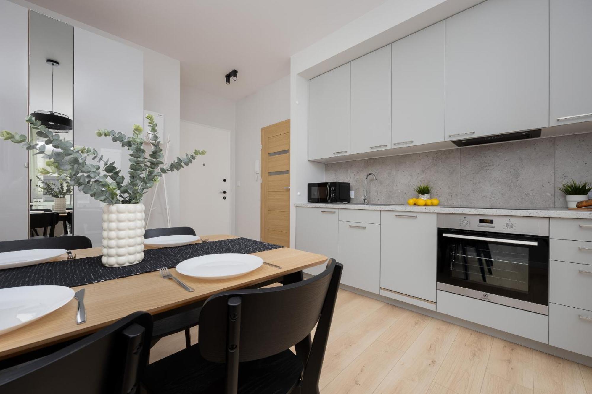 Stylish Apartments With Parking By Noclegi Renters Варшава Экстерьер фото