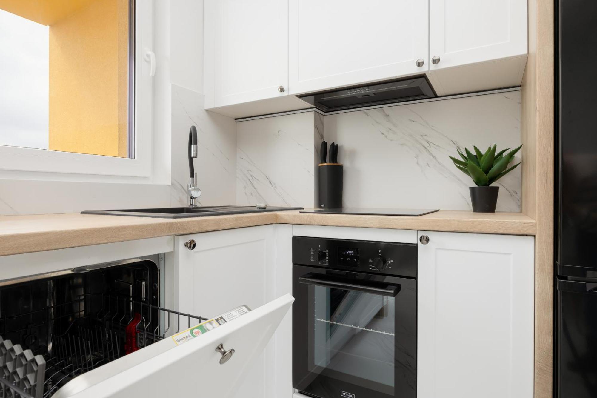 Stylish Apartments With Parking By Noclegi Renters Варшава Экстерьер фото