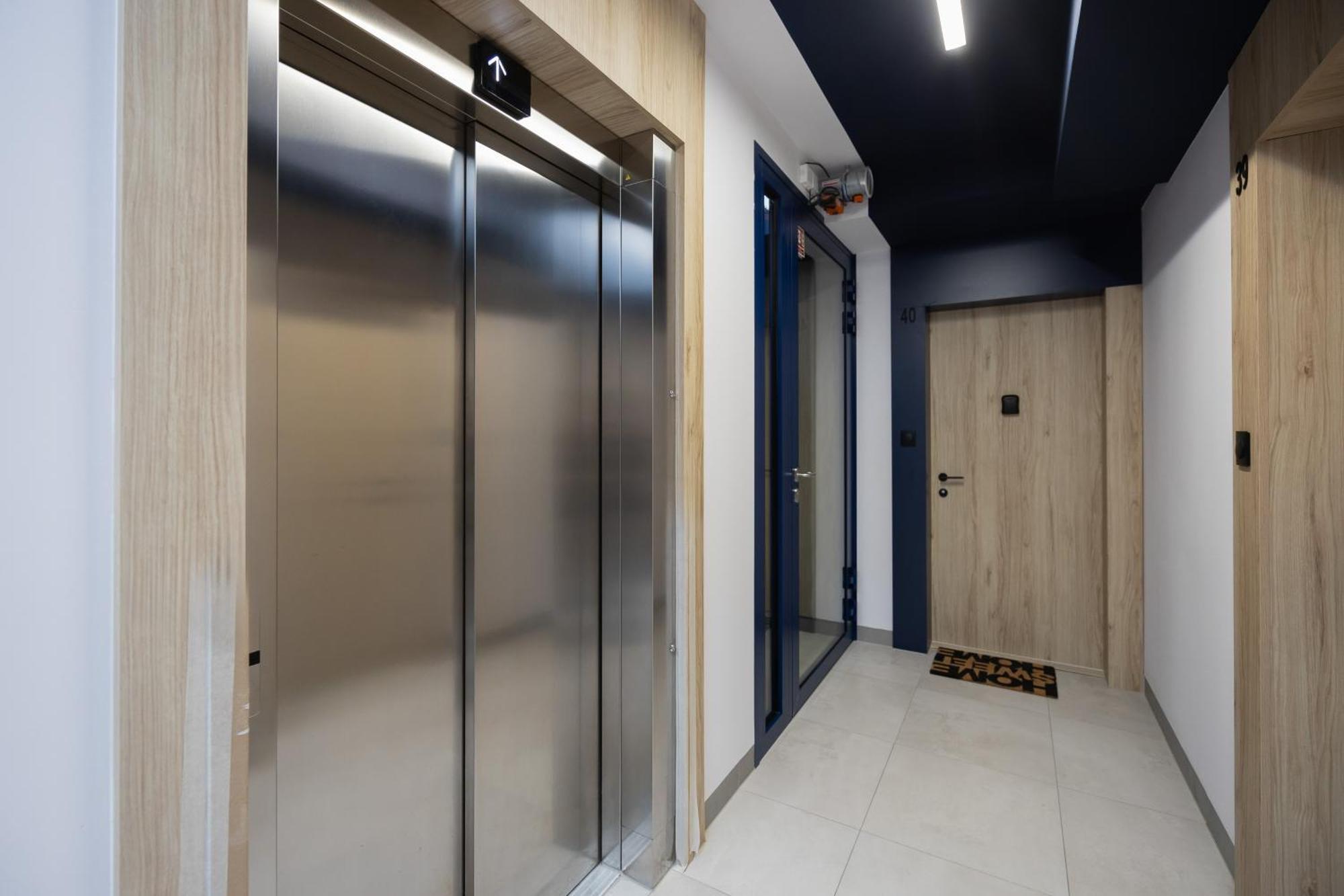 Stylish Apartments With Parking By Noclegi Renters Варшава Экстерьер фото
